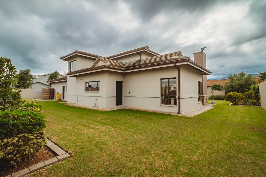 4 Bedroom Property for Sale in Earls Court Lifestyle Estate Western Cape